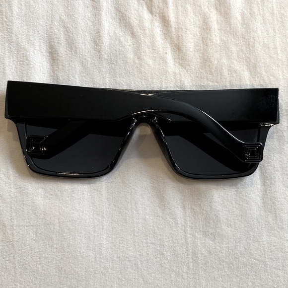 Women’s sunglasses - Picture 2 of 3